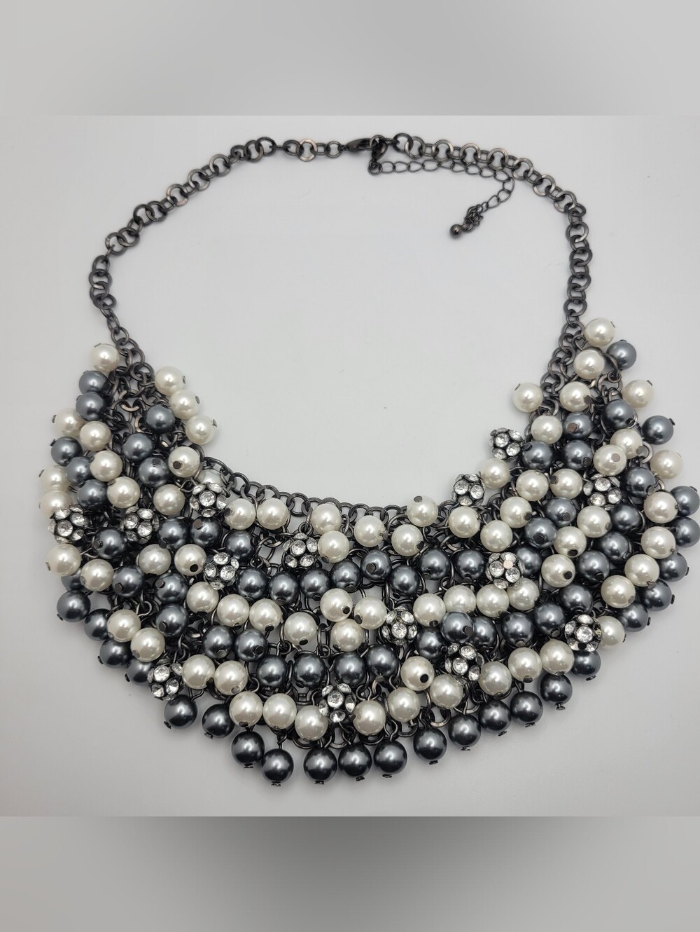 Elegant Two-Tone Pearl Statement Necklace - White & Gunmetal - Picture 2 of 7